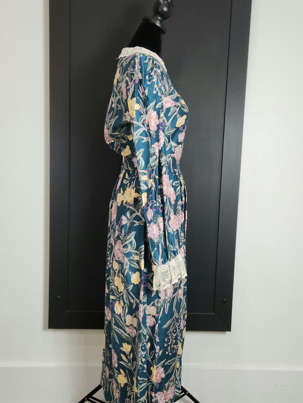 Beautiful Vintage Norman Shurmaker Floral Maxi Dress (Size 6) - Picture 5 of 10